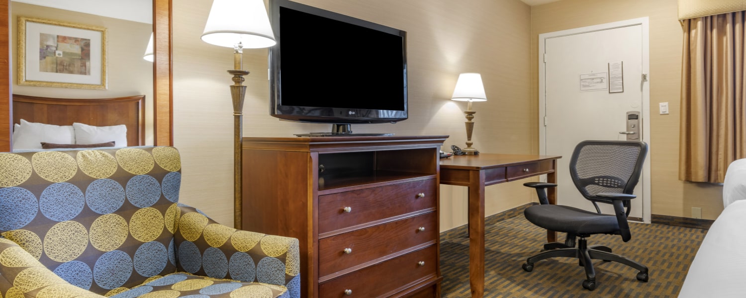 STAY AT OUR SANTA CLARA HOTEL FOR BUSINESS OR LEISURE